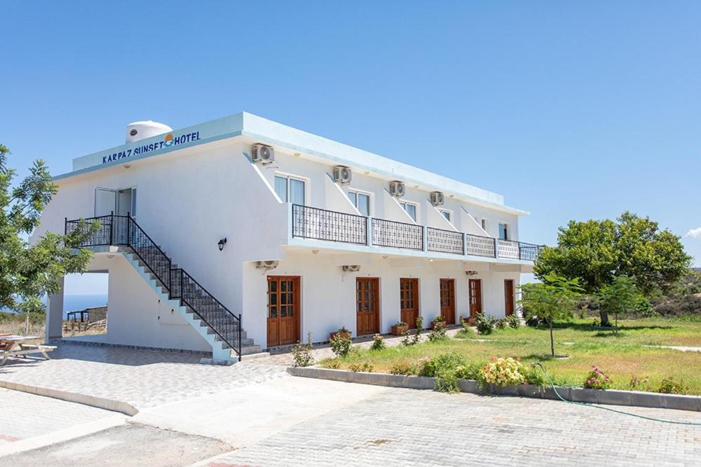 Karpaz Sunset Hotel Rizokarpaso ภายนอก รูปภาพ